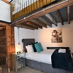 Nap Centre 아파트 *