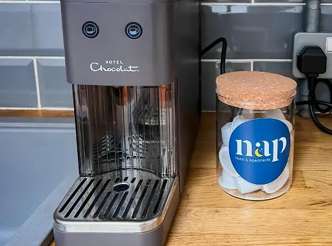 Nap Centre * بريستول